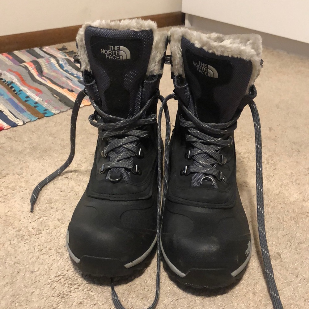 NWOT - North Face Chilkat 400 Boot - Women's Size 10
